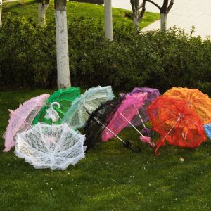 ZIAAN Romantic Western Style Hollow Out Cotton Wedding Decoration Ruffles Trim Lace Floral Umbrella Lace Bridal Umbrella Long Handle Umbrellas Embroidery Parasol