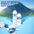 Aqua / Air Mineral / Minuman kemasan Botol / Air Putih. 