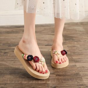 [Free Shipping] Beach Sandals For Women Fashionable Summer Outdoor Wear Non-Slip Thick-Soled Wedge Flip-Flops For The Beach Holiday Floral Sandals