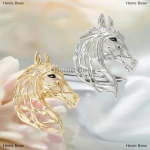 [COD] Home Base Trendy Alloy Zodiac Horse Brooches For Women Animal Pins Suit Coat Accessories Casual Party Accessories New Year Gifts