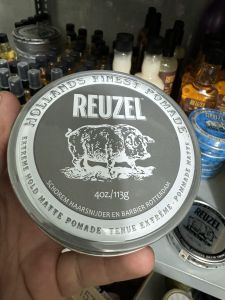 Sáp Reuzel Extreme Hold Matte Pomade Giữ Nếp Rất Cứng – Không Bóng 340g