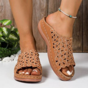 [Free Shipping] Plus-Size WomenS Summer Sandals With A Thick Sole And A Hollow Floral Design