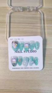 100% Handmade Short Almond Shape Gradient Green Cute Chicken Milk Bottle Fake Nail Set With Glue & Bowknot Diamond Press On Nails Reusable And Removable