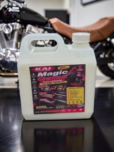 1 LITER MAGIC GATAS WITH CARNUABA WAX   FOR CAR & MOTORCYCLE