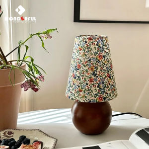 WONDERFUL โคมไฟตั้งโต๊ะ การหรี่แสงสามสี โคมไฟข้างเตียง สไตล์อเมริกัน ไฟตกแต่งบ้าน