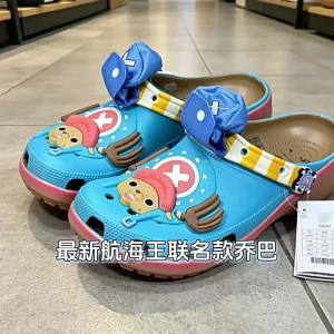 Crocs 26 Dép lỗ đế dày Chopper phiên bản hợp tác chống trượt dùng đi biển đi vườn ngoài trời.