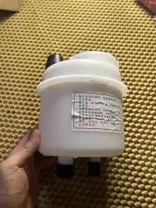 Bình dầu trợ lực lái bằng nhựa ô tô