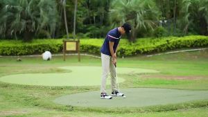 AU New mens golf shoes available with or without spikes in large sizes suitable for golf training and outdoor use a choice