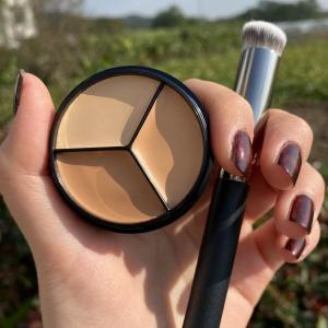 Sweet mint tri-color Concealer Waterproof Moisturizing Covers Spots Acne Marks Dark Circles