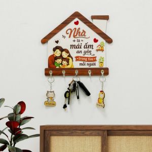 Bảng Treo Chìa Khóa Gỗ MDF In Họa Tiết Gia Đình - Kèm Móc Kim Loại