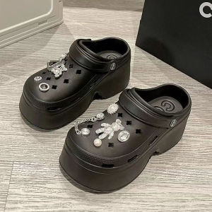 Wulove แฟชั่นใหม่ รองเท้าแตะหัวโตพื้นนิ่มๆ ทรงสวยใส่กระชับเท้า ผลิตจากยางกันน้ำกันลื่นมีให้เลือก 5 สีสวยๆ มีตัวติดจิบบิทด้วยนะ รุ่นนี้เสริมส้นให้สูงๆกันไปเลย ใครได้งานดีแบบนี้ไม่ควรพลาด รีบซื้อเลยอย่ารอช้า