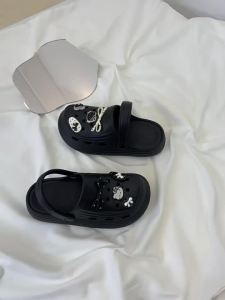 Black And White KT Perforated Sandals For Women Summer Outdoor Wear Flat Closed-Toe Slippers Stylish And Comfortable For Commuting And Traveling Versatile Beach Shoes