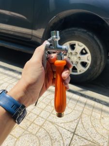 Tay bóp Inox dùng bình phun xịt | Ren đa năng 16.5 mm  - 13.8 mm