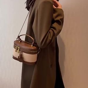 กระเป๋าสะพายไหล่ ทรงบักเก็ต ขนาดเล็ก แบบพกพา เข้ากับทุกการแต่งกาย สไตล์ตะวันตก สําหรับผู้หญิง 2023