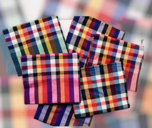 ผ้าขาวม้าหลายสี เนื้อฝ้าย ผ้าพันคอผืนใหญ่ ผ้านุ่งอาบนำ้ ของฝากผู้ใหญ่ เย็บแล้ว ผ้าตัดเสื้อ