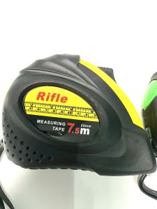 Rifle ตลับเมตร 7.5เมตร หุ้มยาง คละสีให้ รับประกัน (1อัน)