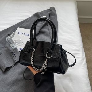 IELGY การออกแบบเฉพาะระดับไฮเอนด์กระเป๋าถือสีเงินกระเป๋าถือเข้ากับทุกชุดแฟชั่น Crossbody