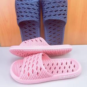[Free Shipping] Quick-Drying Leak-Proof Bathroom Slippers For Men And Women CoupleS Style Soft Thick-Soled Non-Slip Hollow-Out Home-Use Bathing Sandals