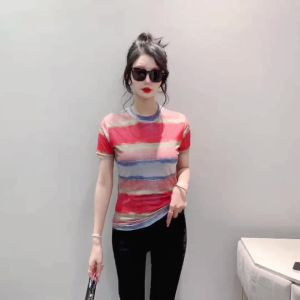 ฉีดฟ้ามือ: เสื้อยืดแขนสั้นลายทางมัดย้อมติดเสื้อยืดคอกลมผู้หญิง 2024 เสื้อขนาดพลัสสวยสง่าสไตล์เกาหลี 200 เครดิต