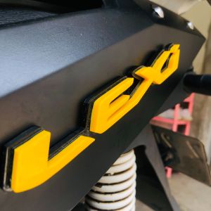 EMBLEM MOTOR LEXI EKSTERIOR YAMAHA VARIASI TIMBUL 3D BAHAN RESIN