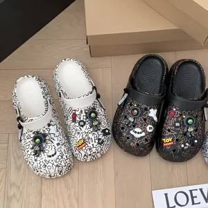 MenS Summer Outdoor Clogs 2026 New Model Indoor Non-Slip Thick-Soled Breathable Closed-Toe Clogs