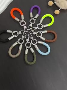 360 Rotatable dual-clip lanyard for mobile phones and Bluetooth earphones detachable finger ring lanyard with ring buckle