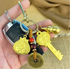 已开光 招财钥匙扣 十二生肖金钥匙黄铜钥匙扣挂件开金库汽车钥匙链男女纯铜个性礼物 Zodiac gold key open vault wealth bag Five emperors money five blessings key chain pendant Brass gourd car key chain men and women pure copper personality gift