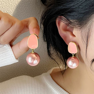 S925 Silver Needle Socialite Pearl Earrings Hong Kong Style New Fashion Korean Temperament Network Red Earrings Girl Stud Earrings S925银针名媛珍珠耳环港风新款潮韩国气质网红耳饰女孩耳钉