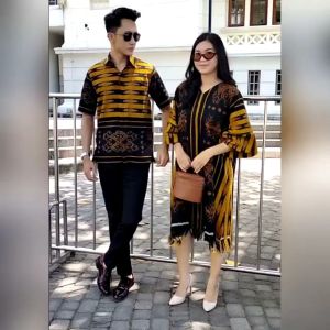 Sarimbit Couple Tenun: Set Baju Tenun Terbaru untuk Kondangan