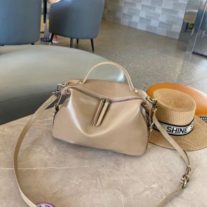 Royal Bagger Handbag for Women Large Capacity Commuting Crossbody Bags Fashion Casual Genuine Cow Leather Shoulder Bag