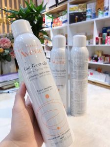 Xịt Khoáng làm dịu tăng độ ẩm căng bóng da Avène Thermal Spring Water 300ml