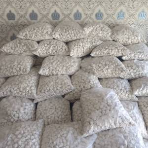 ดินสอพองสงกรานต์ เม็ดใหญ่( ถุงละ 10กิโล )เนื้อเนียนละเอียด เนื้อสัมผัสนุ่มเนียน ดินสอพองลพบุรีโดยแท้ พร้อมจัดส่งวันต่อวัน .