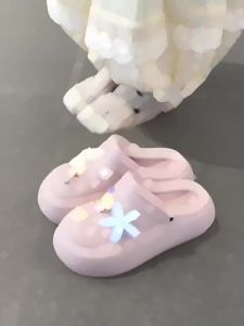 [Free Shipping] Trendy And Versatile Casual Kitten Cartoon Clogs For Women 2026 Summer New Style Thick-Soled Slip-On Sandals With A Closed-Toe Design Perfect For Pairing With Skirts