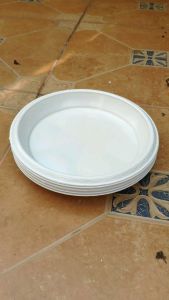 จานรองกระถาง 8 นิ้ว สีขาว แพ็คละ 5 ใบ