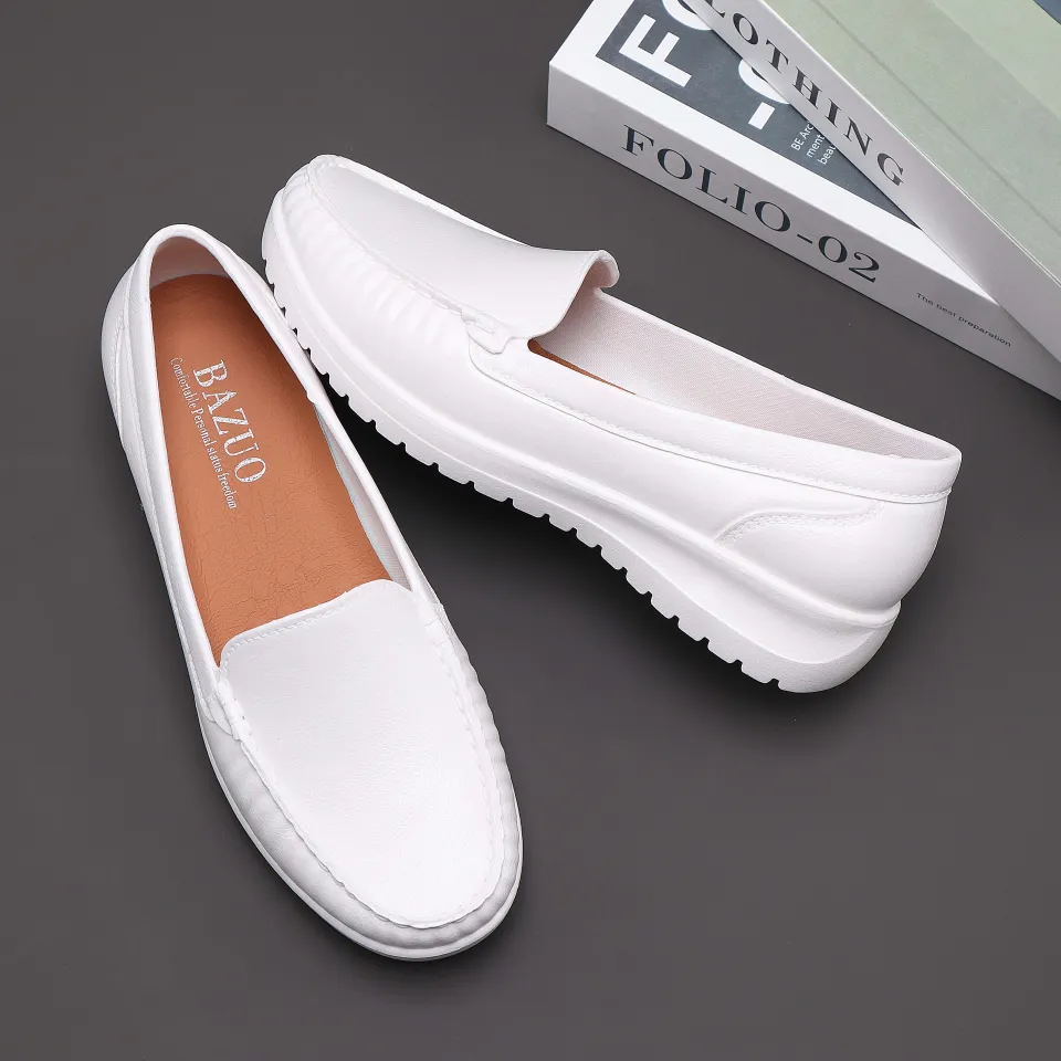 Womens white hot sale moccasin shoes