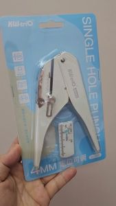 90B5 เครื่องเจาะกระดาษ1รู4mm KW trio ทำจากเหล็ก เจาะได้ 20แผ่น ปรับความลึกได้ 5-25mm มีไม้บรรทัดช่วยวัดระยะ พร้อมส่ง