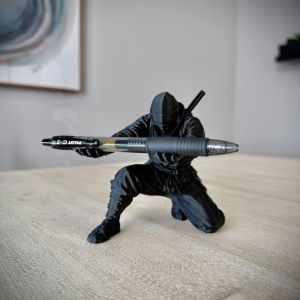 YZLong 3D Printed Ninja Pen Holder Desk Decor - Creative Stationery Organizer with Action Figure Design