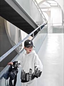 Áo nỉ + quần cotton cho bé trai bộ đồ thể thao 2PCS/bộ 2026 rộng rãi cho mùa đông và mùa thu trang phục trường học cỡ lớn cho trẻ em