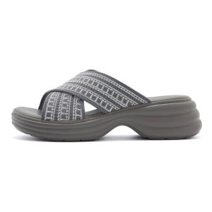 The New European and American Fashion Versatile Slippers Fly Weave Thick-soled Womens Sandals
