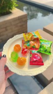 【Yooyees】Peelable Gummy Candy 108g/280g/400g Halal Fruit Flavored Mixed Gummy Jelly Candy Sweet & Sour Tropical Flavor Soft Chewy Snack Viral TikTok Candy Kids s Baon Pasalubong Budget Pack