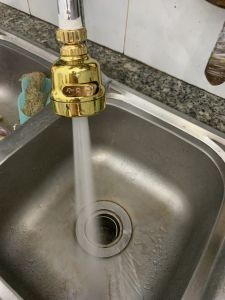 Đầu vòi tăng áp điều hướng 360 độ 3 chế độ chảy ( Vòi màu vàng)