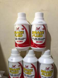 MINYAK REM LONG MERAH PUTIH 300 ML BRAKE FLUID DOT - 3