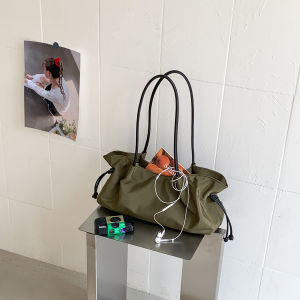 New Korean Style Casual Nylon Womens Bag High-End Sensation Shoulder Tote Large Capacity Fashionable Commuter Bag2026