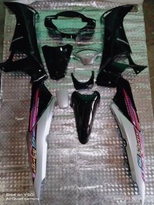 เฟรม125sโฉมi ดำท้ายบอน มี13ชิ้น งานAbs ประกอบสนิท งานดีสีสวย  ติดสติ๊กเกอร์มาพร้อมประกอบ