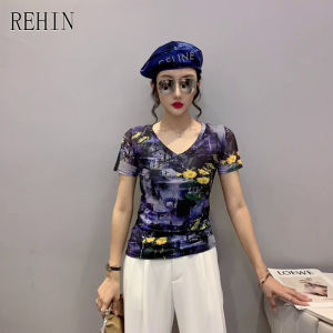 REHIN เสื้อยืดแขนสั้นตาข่ายพิมพ์ลายดอกไม้ของผู้หญิงเสื้อเบลาส์หรูหราทรงสลิมและบางคอวีแขนสั้น S-3XL