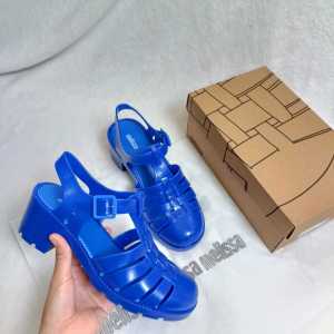 Heels Mels wanita dewasa posession - free box