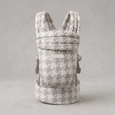 MOOIMOM Evolve Baby Carrier — Where Comfort Meets Aesthetic