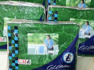 CÓ VIDEO. Mền lông dệt chỉ Mèo (CAT) lâu đời của Thái mẫu XANH LÁ