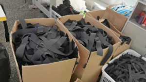 Training Harness Kids Ski Snowboard Training Harness with Removable Leash Handle Ski Training Belt for Boy Girl Beginner