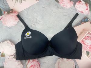 เสื้อในแฟชั่น มีโครงเต็มเต้า ฟองน้ำรูปมือ(ของส่งจากไทย)